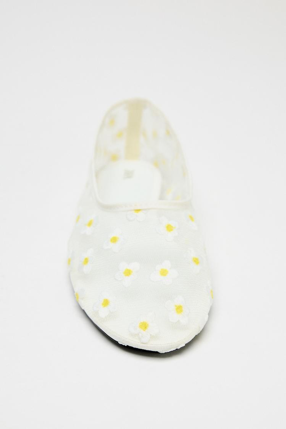 ZARA БАЛЕТКИ ИЗ СЕТЧАТОЙ ТКАНИ С ЦВЕТОЧНЫМИ ДЕТАЛЯМИ "РОМАШКА", БЕЛЫЙ