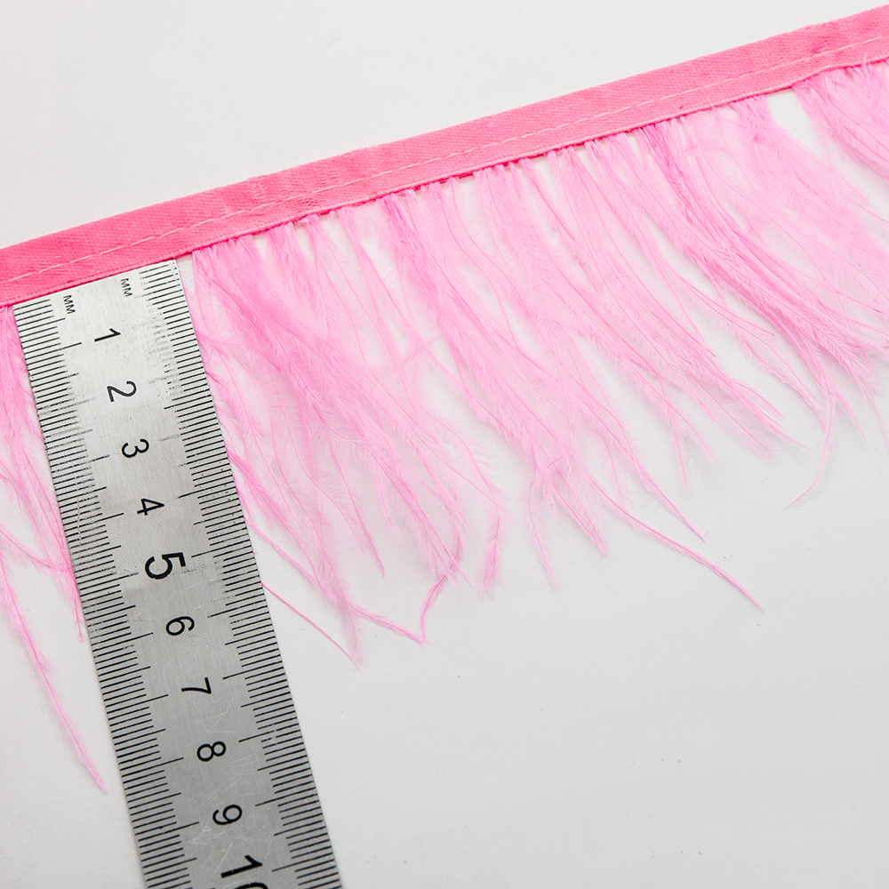 Страусиные перья на ленте, оттенок "Розовый"