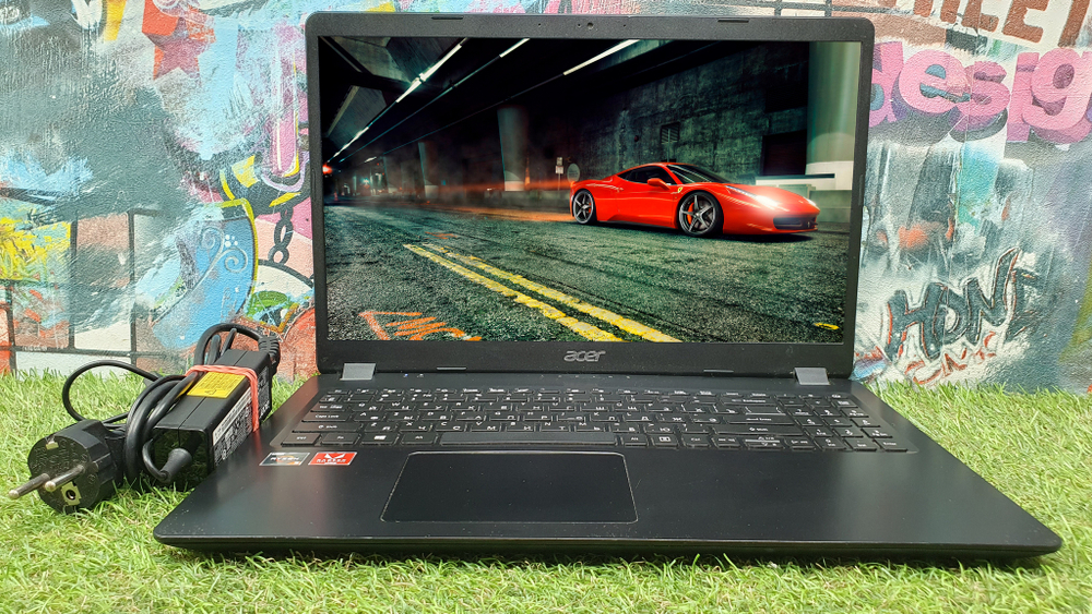 Ноутбук Acer Ryzen 3/4 Gb/FHD