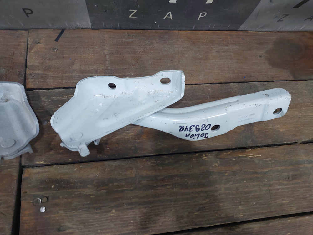 Петля капота правая левая комплект Haval Jolion 21-нв Б/У Оригинал 8402108XST01A