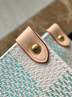 Louis Vuitton Onthego MM