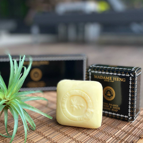 Мыло с экстрактом магнолии и черной смородины Кельнское Natural Balance FLOURISH & SHINE COLOGNE SOAP Madame Heng