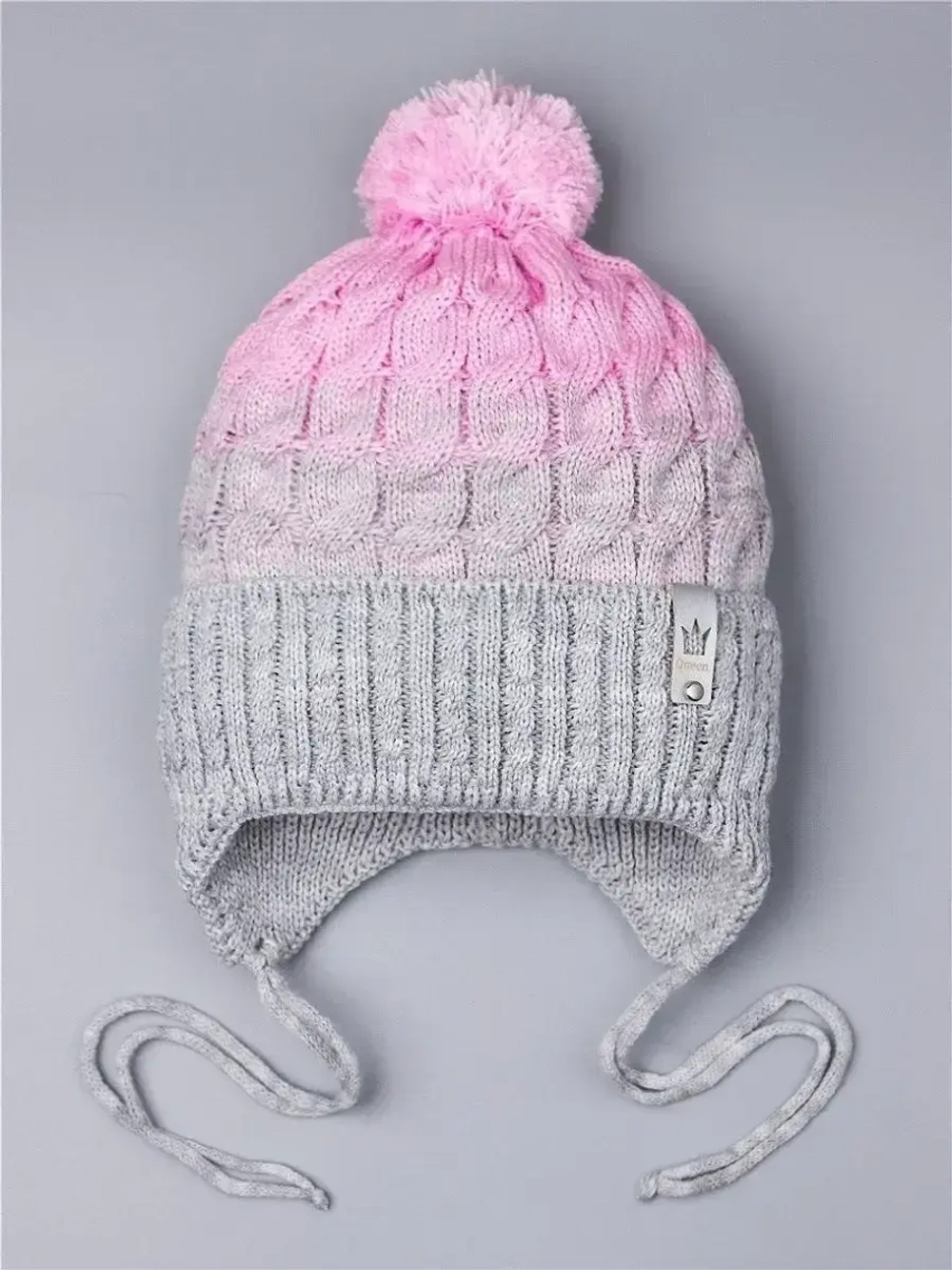 Шапка для девочки осенняя с завязками