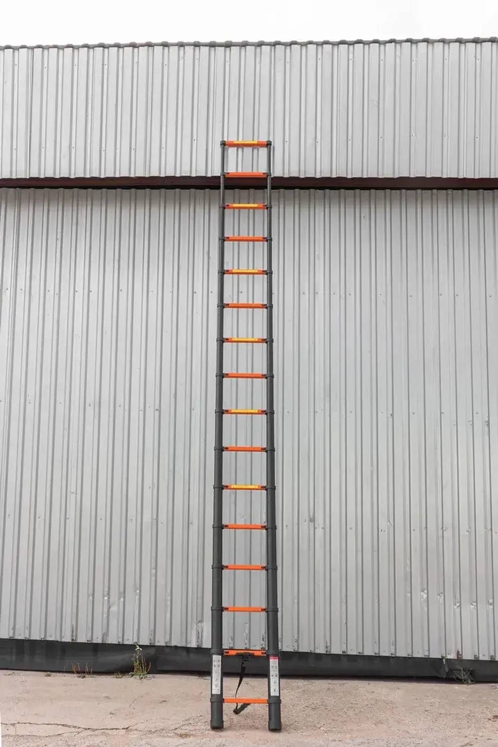 Лестница телескопическая алюм. бытовая 4.7м (16 ступ.) ISMA ISMA-UP470