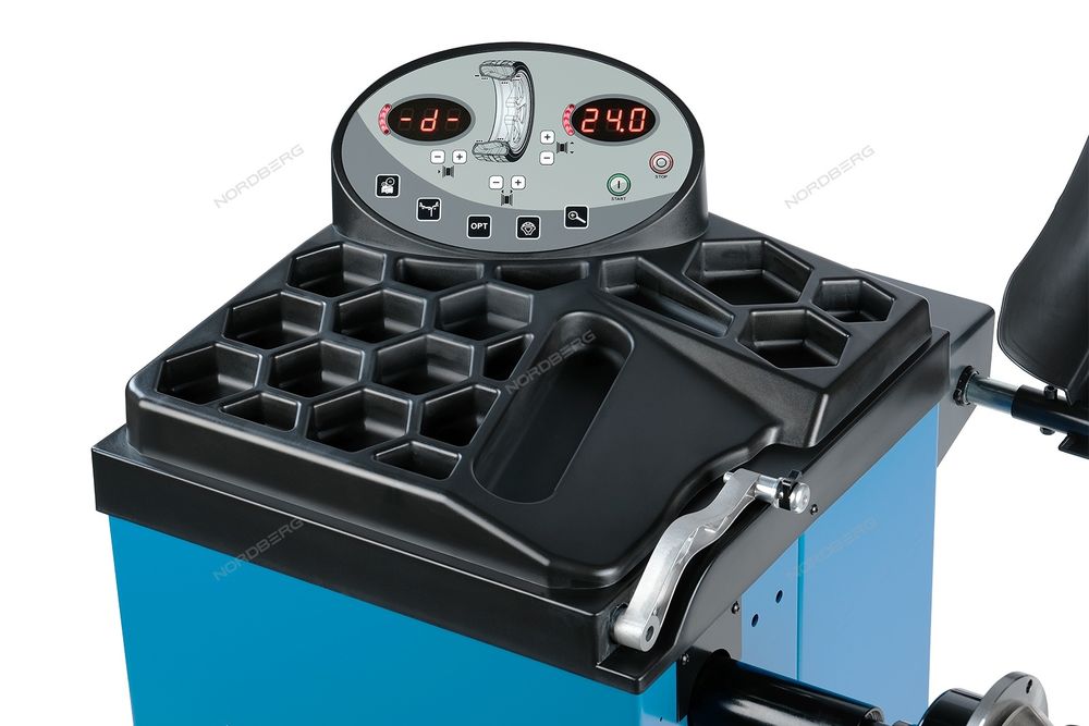 NORDBERG (4523N1B) Станок балансировочный с автоматическим вводом 2-х параметров, лазером и автостопом