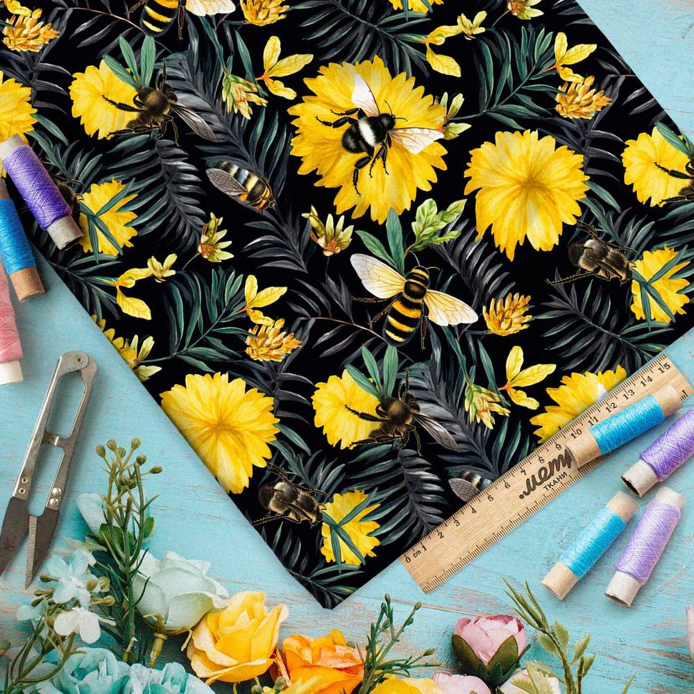 Ткань Барби шмели на желтых цветах