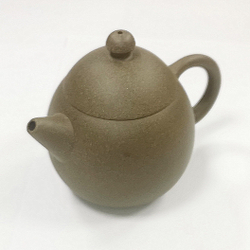 259081 Чайник ИСИН "ЛУН ДАНЬ" (Яйцо дракона) 130мл, в подар.коробке, глина серо-зелёный