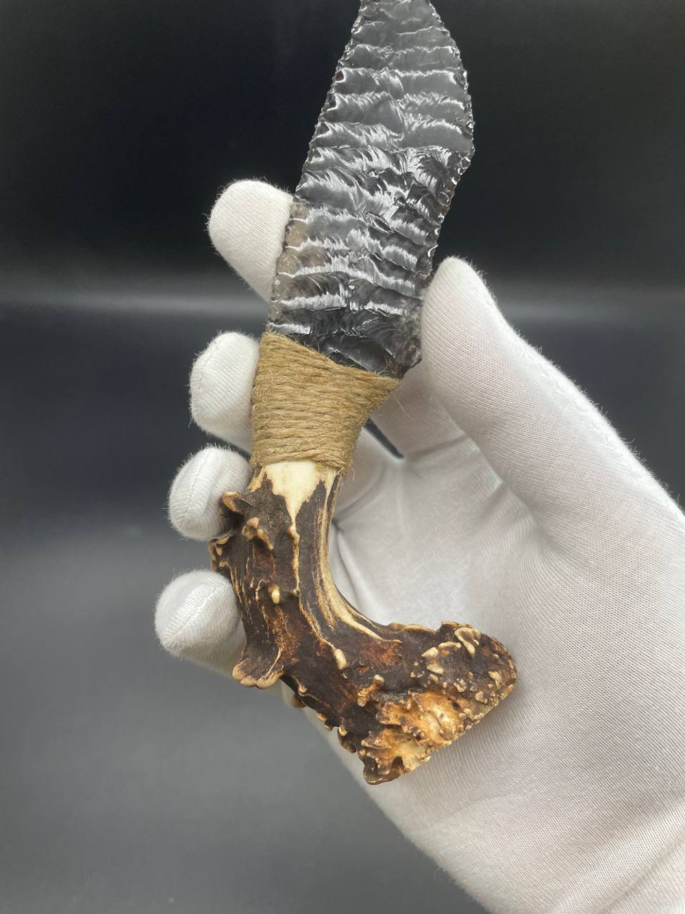 Нож обсидиановый с рукоятью из рога косули 18 см