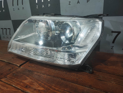 Фара левая ксенон Suzuki Grand Vitara 2 (JT) 05-15 Б/У Оригинал 3532065JB2