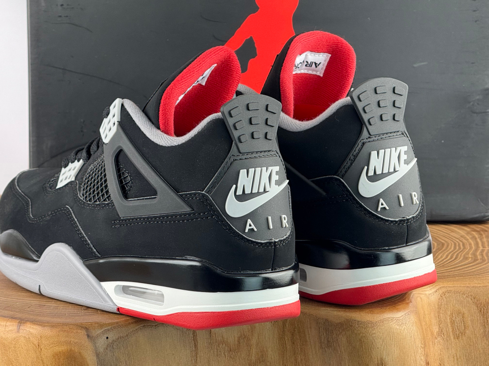 Air Jordan 4 OG Bred 2019