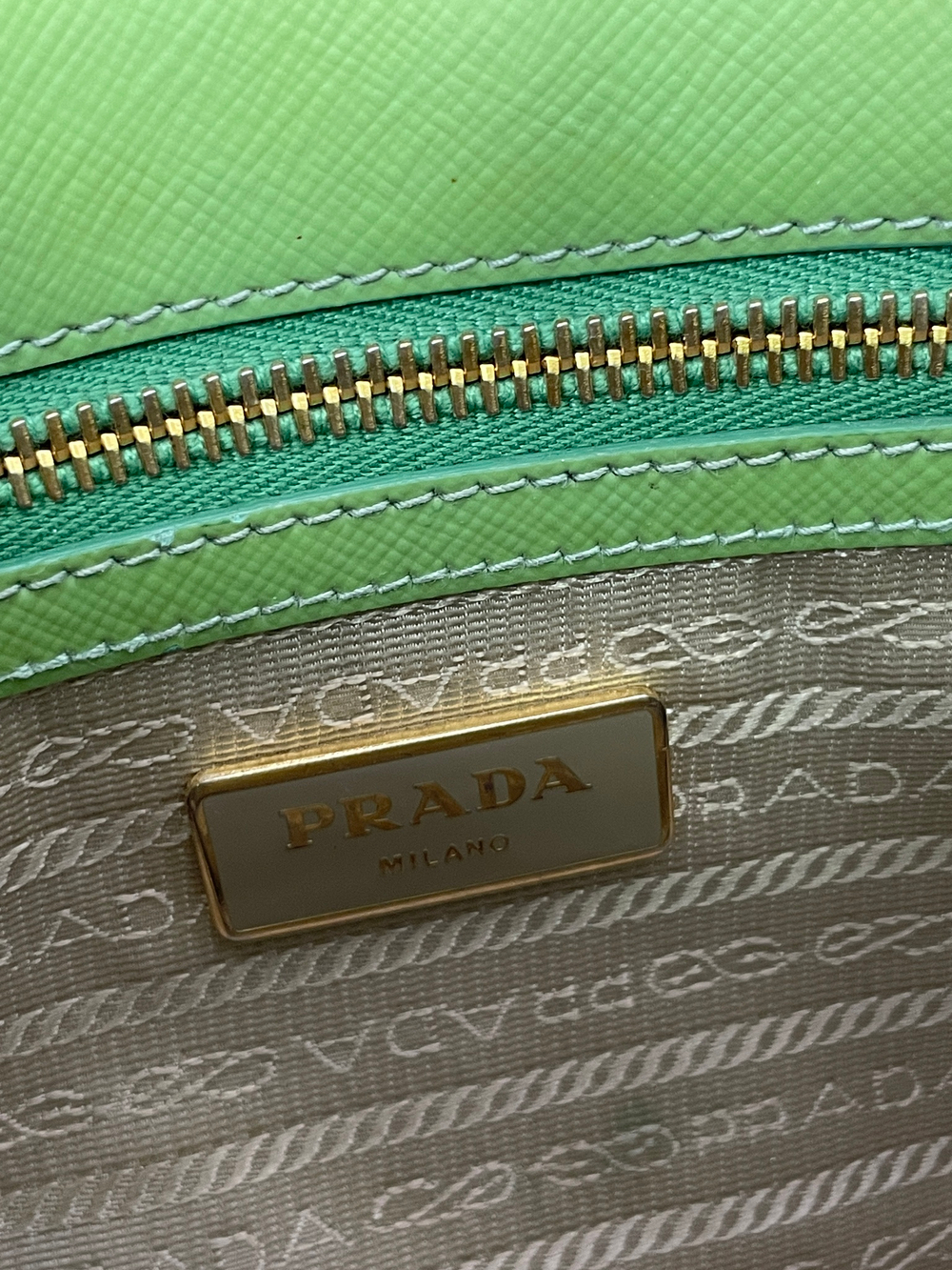 Сумка Prada Double Zip Tote Vernice Saffiano small
