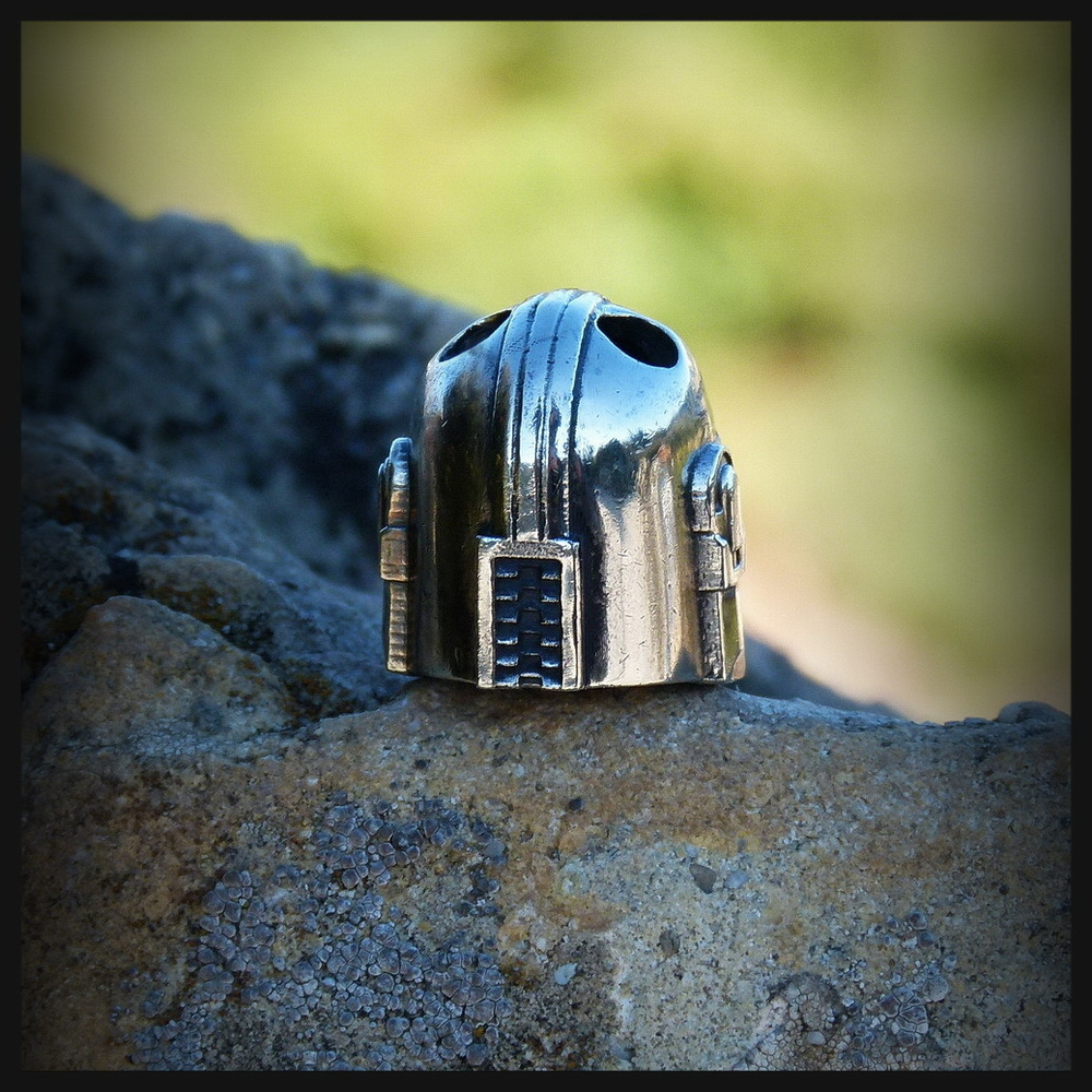 Бусина "Шлем Мандалорец" для темляков , брелков , ножей ,мельхиор
