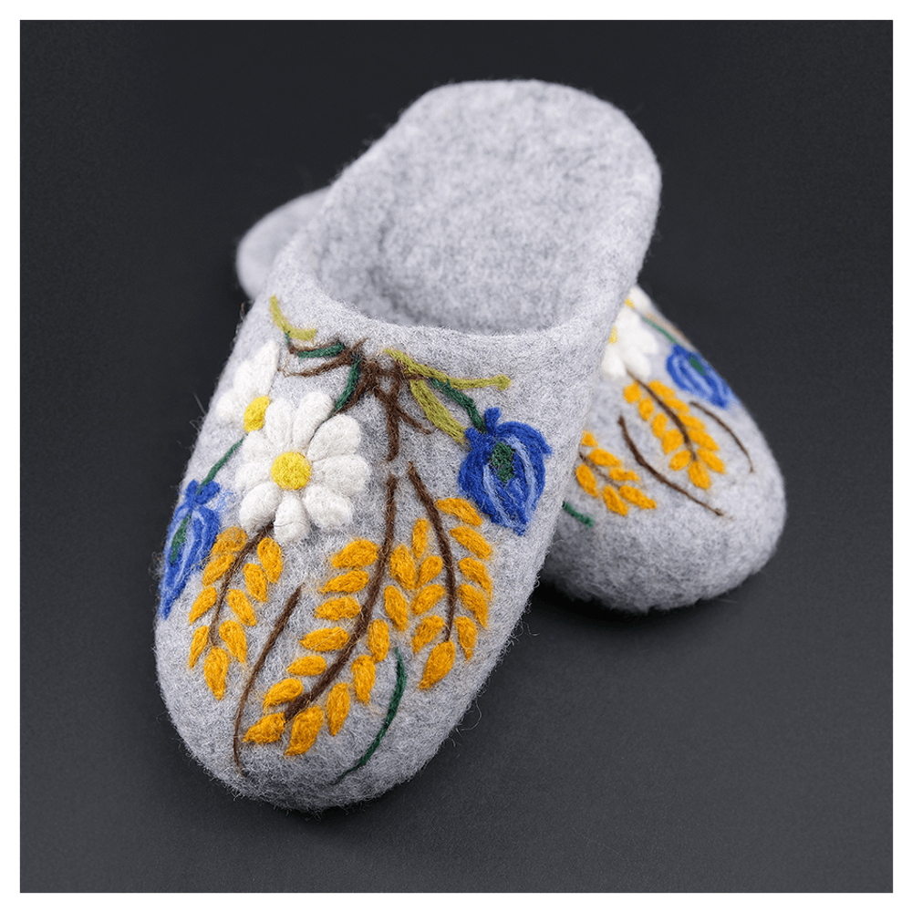 Валяные тапочки «Букет»
