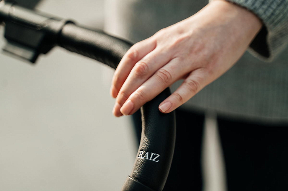 Прогулочная коляска Labala Raiz Lite Black