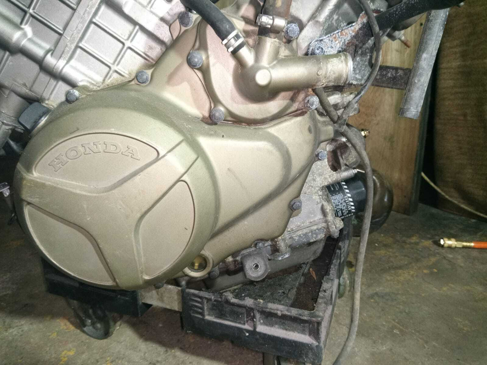двигатель Honda XL1000 Varadero SD01 (без стартера и статора генератора)