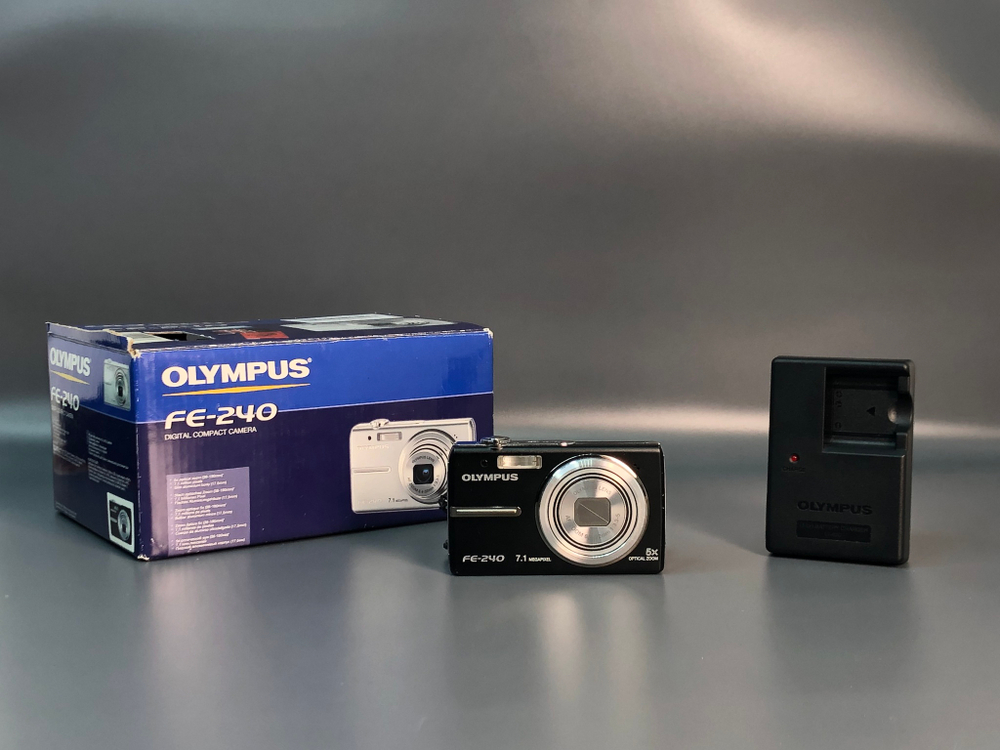 Olympus FE-240