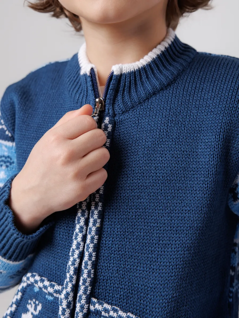 Кофта вязаная на молнии