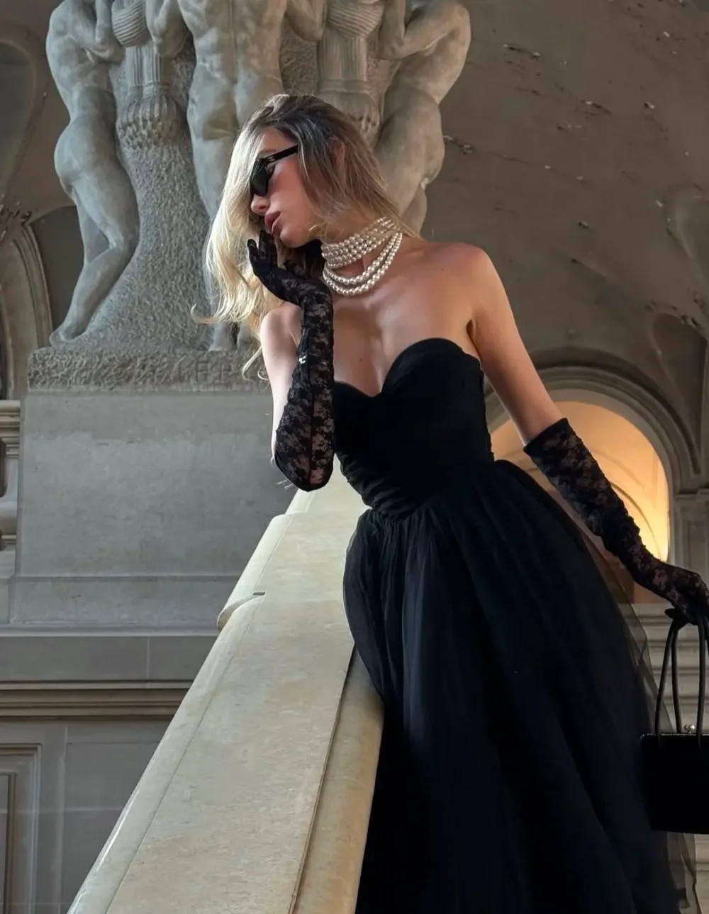 Перчатки длинные из кружева, Черный