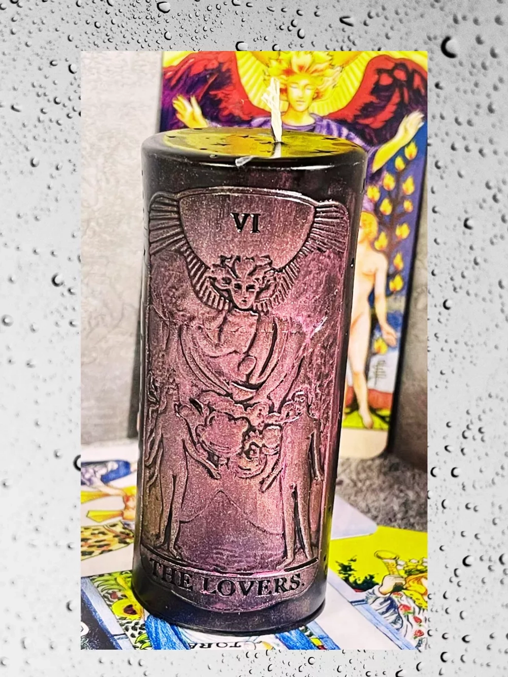 Свеча "Влюбленные с программой "Третий лишний"