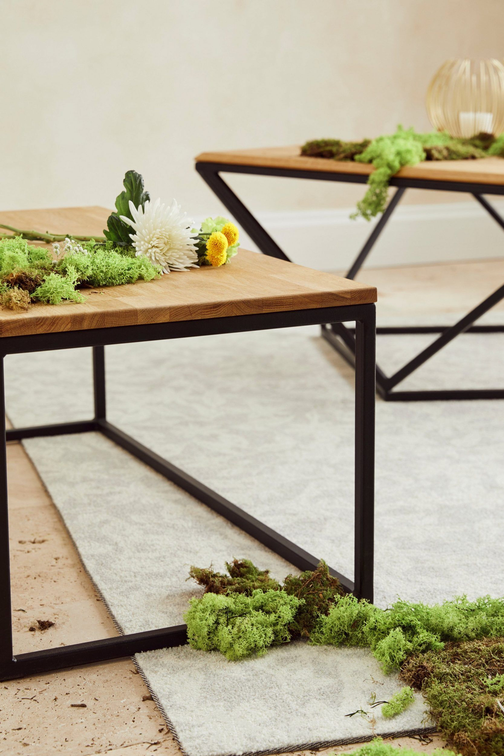 Стол журнальный Детлиф из дуба, 100х100х45 см, с металлическим подстольем, в стиле лофт