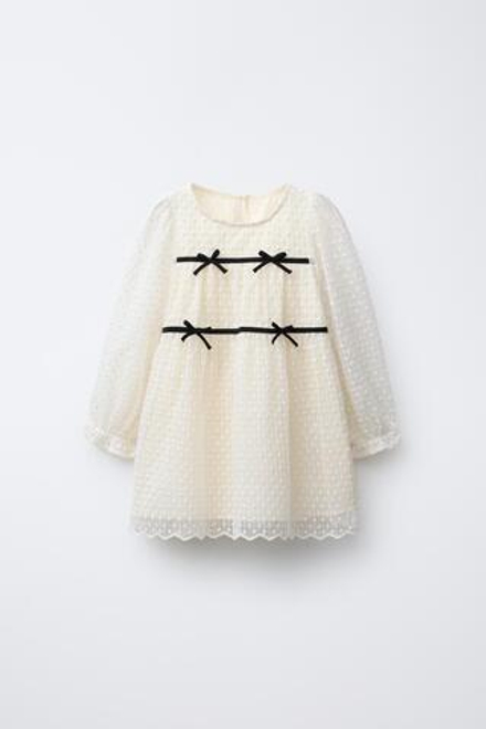 ZARA ПЛАТЬЕ С ВЫШИВКОЙ И БАНТАМИ, ЭКРЮ