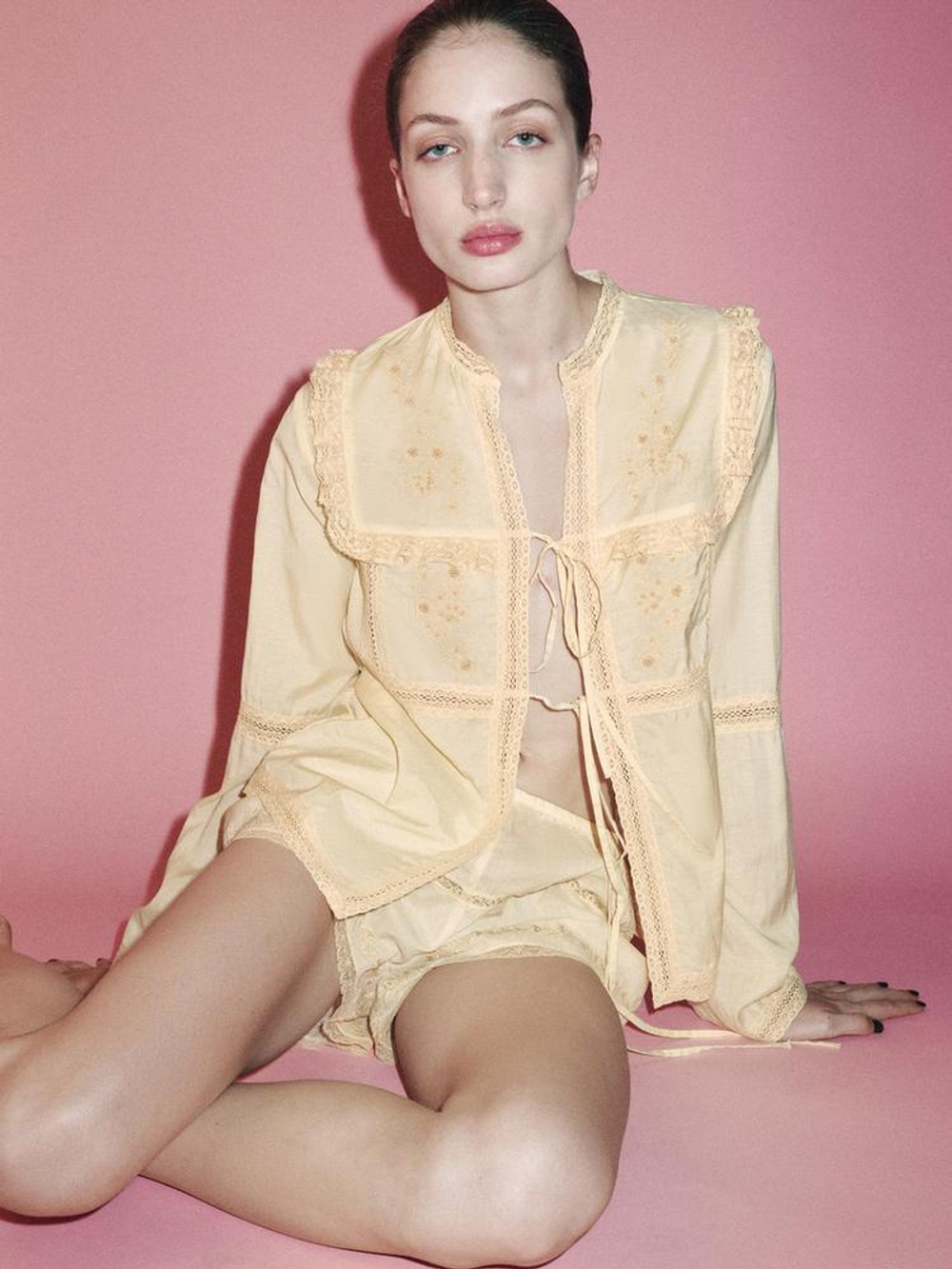 ZARA БЛУЗКА С КРУЖЕВНОЙ ВЫШИВКОЙ, ЖЕЛТЫЙ