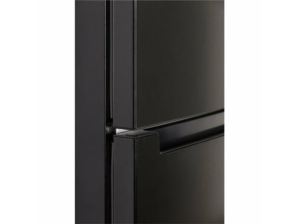 Холодильник Nordfrost NRB 151 B черный