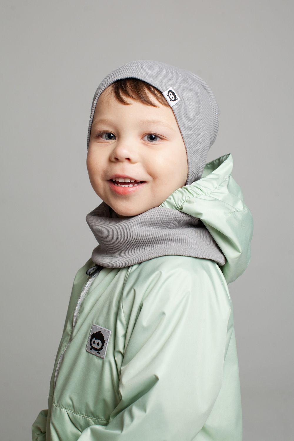 Комплект трикотажный шапка и снуд "Серый"