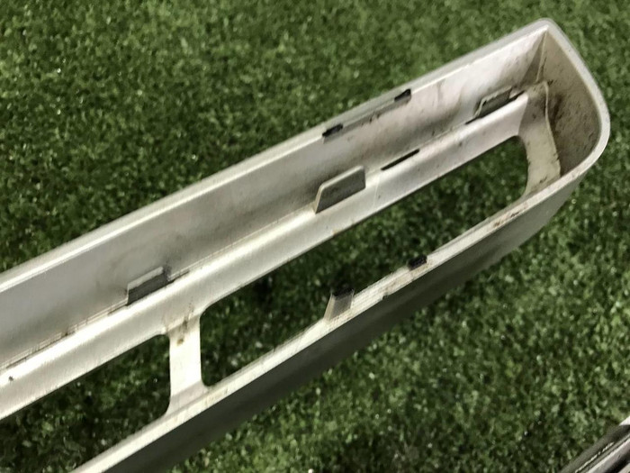 Накладка решетки радиатора Mercedes GLS x166 (2015-2019)