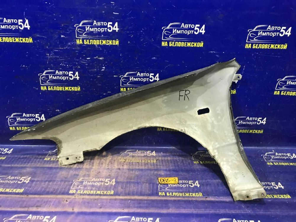 Крыло переднее правое Honda INTEGRA 2000