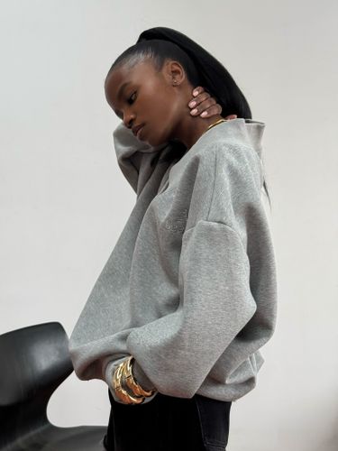 Серый оверсайз свитшот с V-вырезом