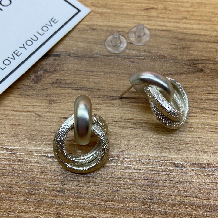 Серьги Fashion кольца 2 в 1 кольцо сияние цвет жемчужный матовый 2х2,8 см