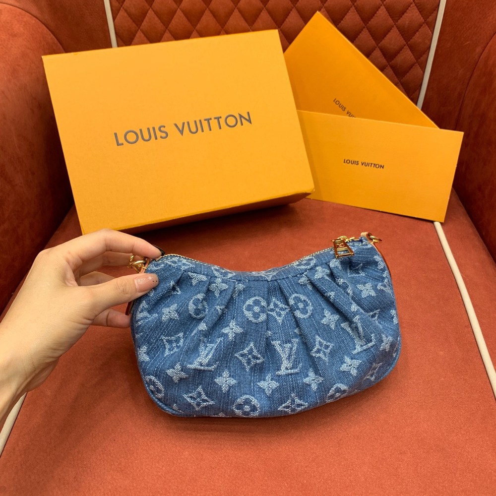 Louis Vuitton Pochette Valley