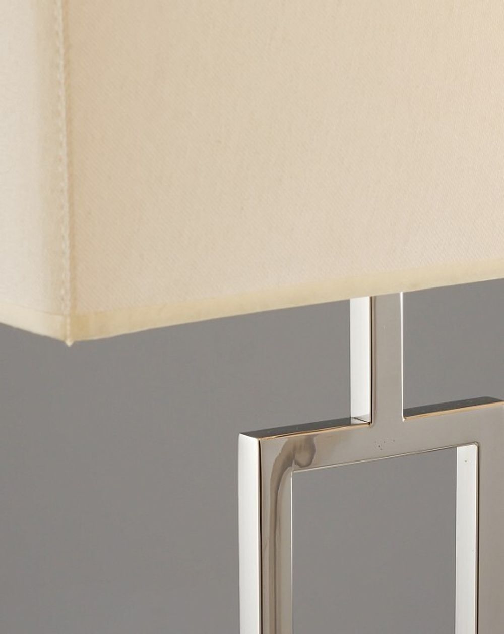 Настольная лампа декоративная Moderli Viola V10548-1T