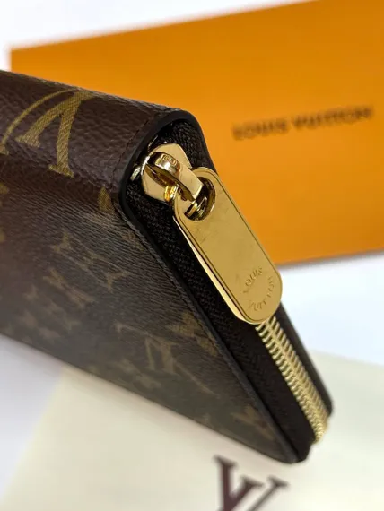 Кошелек Louis Vuitton Zippy Monogram Macassar