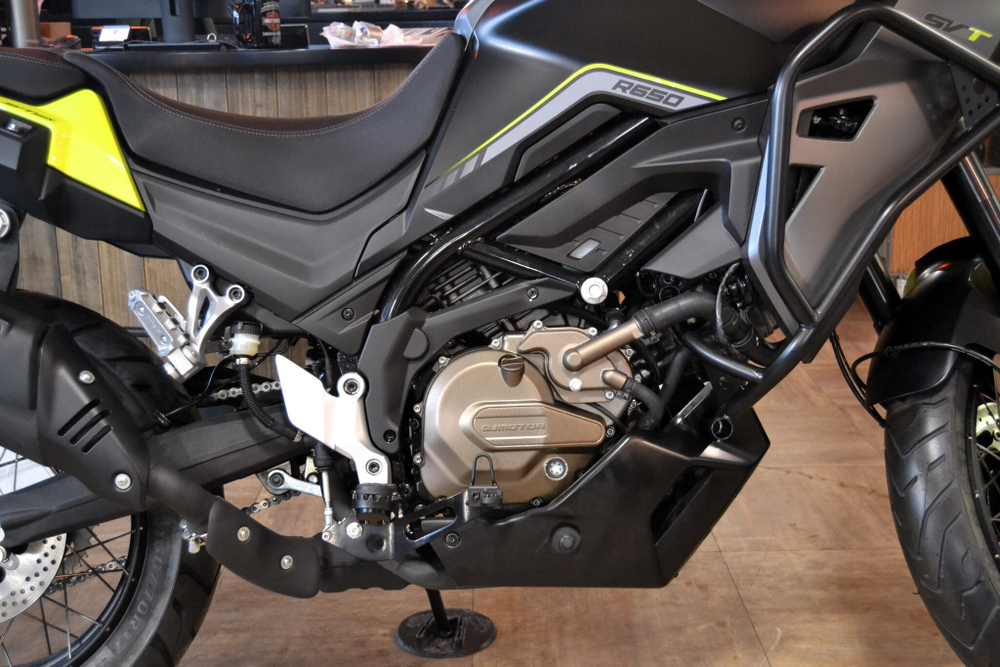 QJMOTOR SVT 650X