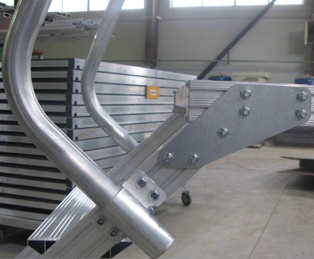 Лестница подмости MEGAL ЛП-0,4 с двумя поручнями