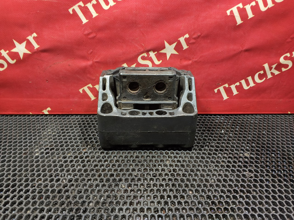 Подушка двигателя задняя левая 2019г.