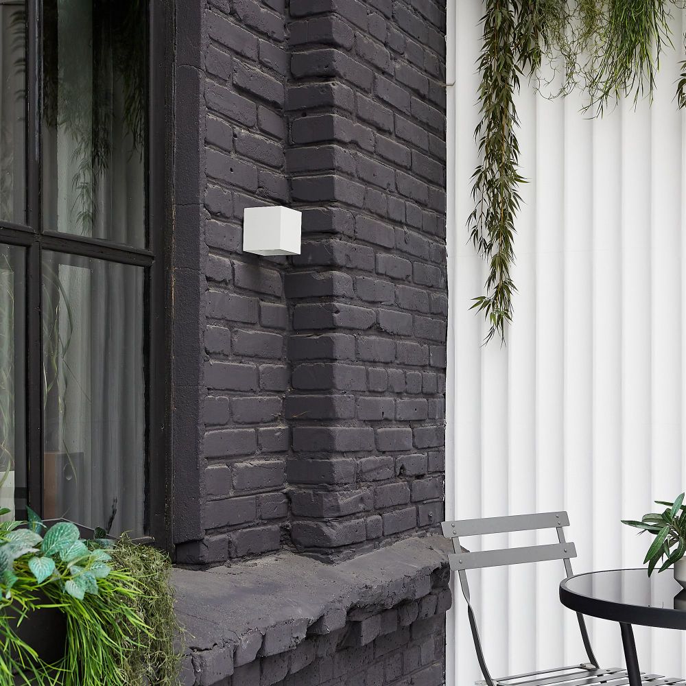 ULU-S55B-2x3W-3000K+4000K+6000K IP65 WHITE Светильник светодиодный уличный. Архитектурный накладной. С переключателем цвета свечения. Теплый3000K-Белый4000K-Дневной6000K. Корпус белый. TM Uniel