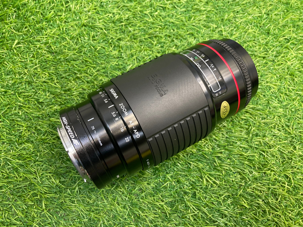 Sigma AF-APO 75–300mm 4.5–5.6 Zoom Minolta A