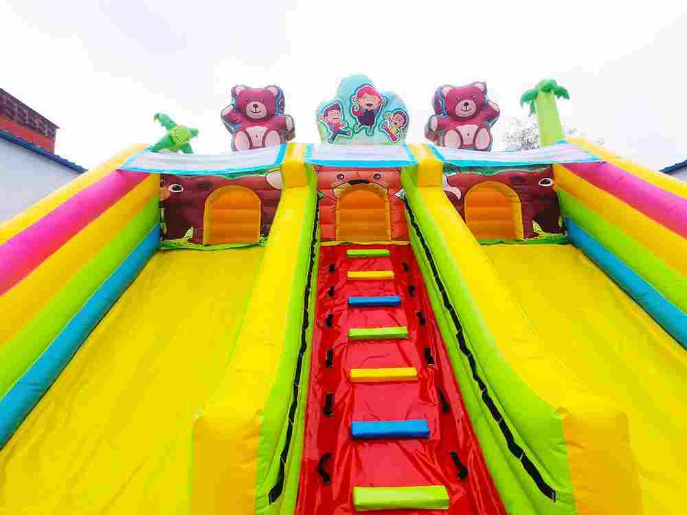 Батут "Мишки и дети", 10*6*5 м