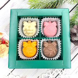 Шоколадный набор "С Новым годом. Шары": 4 конфеты ручной работы