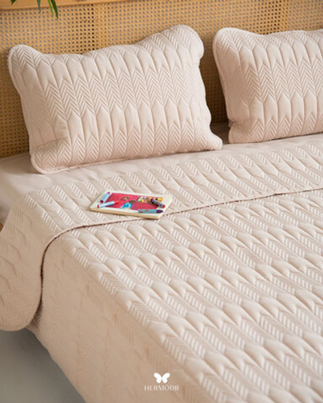 Комплект стеганного покрывала и 3 наволочек Kaj Nescafe Brown Hermodr 130220305 Иран