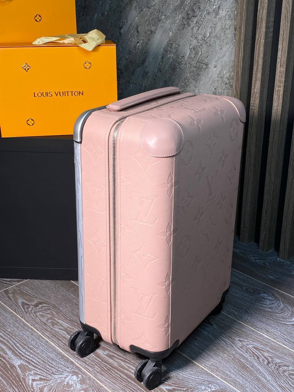 Чемодан Louis Vuitton, арт. 697470