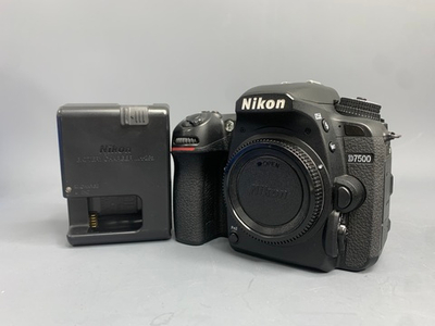 Nikon D7500 149.307 Кадров