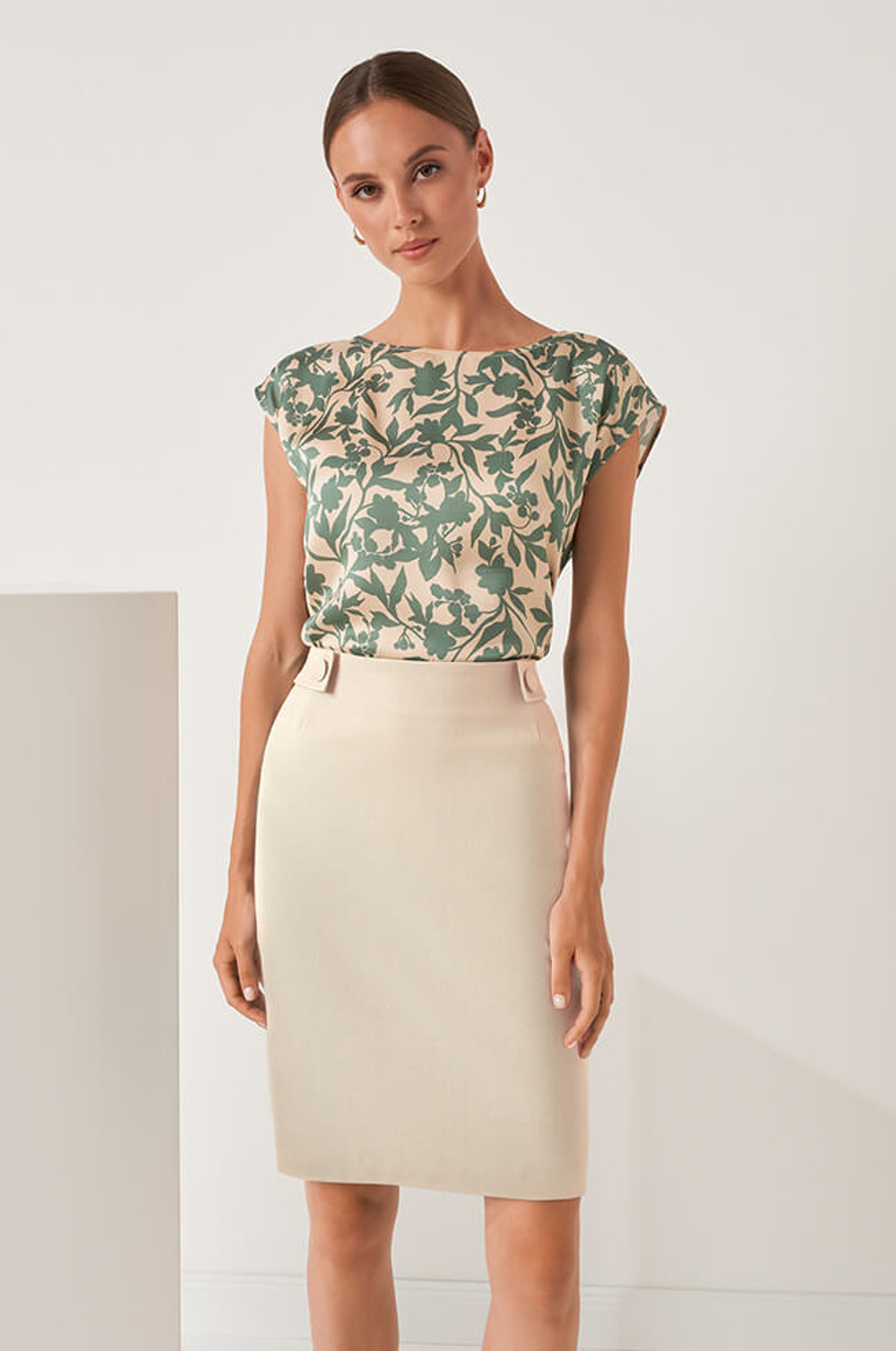 4800 Юбка женская (кремовый)