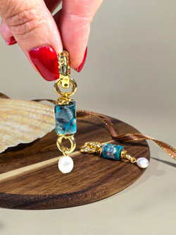 Серьги с хризоколлой и жемчугом