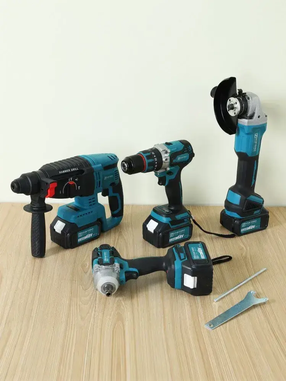 Набор электроинструментов 4В1 УШМ(Болгарка), Шуруповерт(Дрель), Гайковерт, Перфоратор Кейс 4АКБ