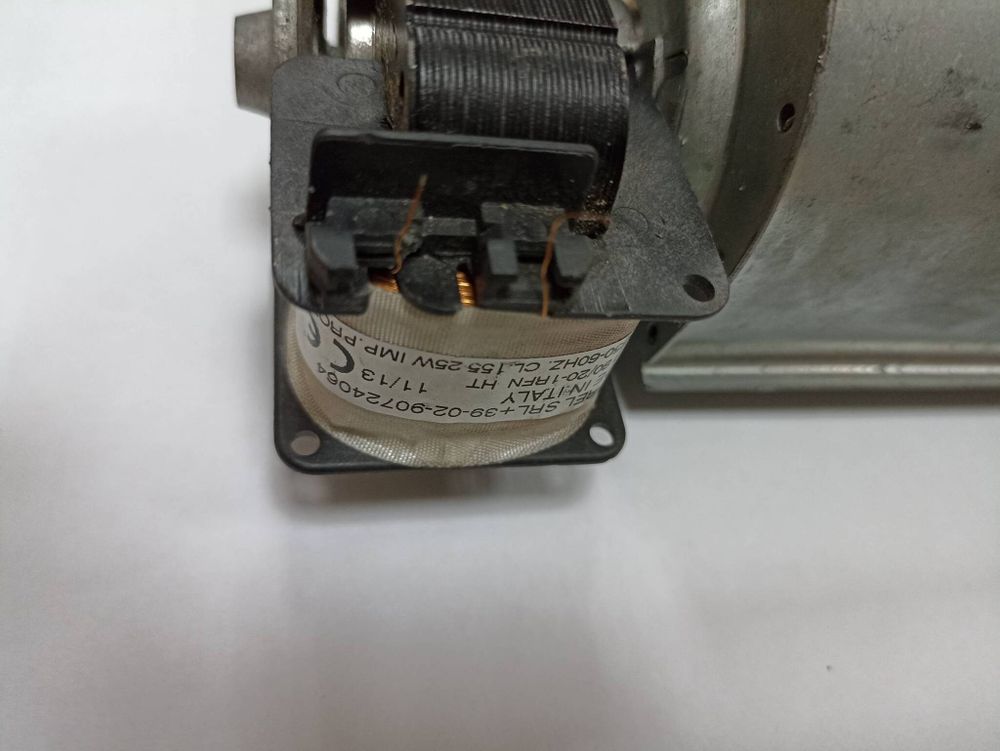 3526150 LF Вентилятор тангенциальный с поперечным потоком 180мм (левый), с дефектом!