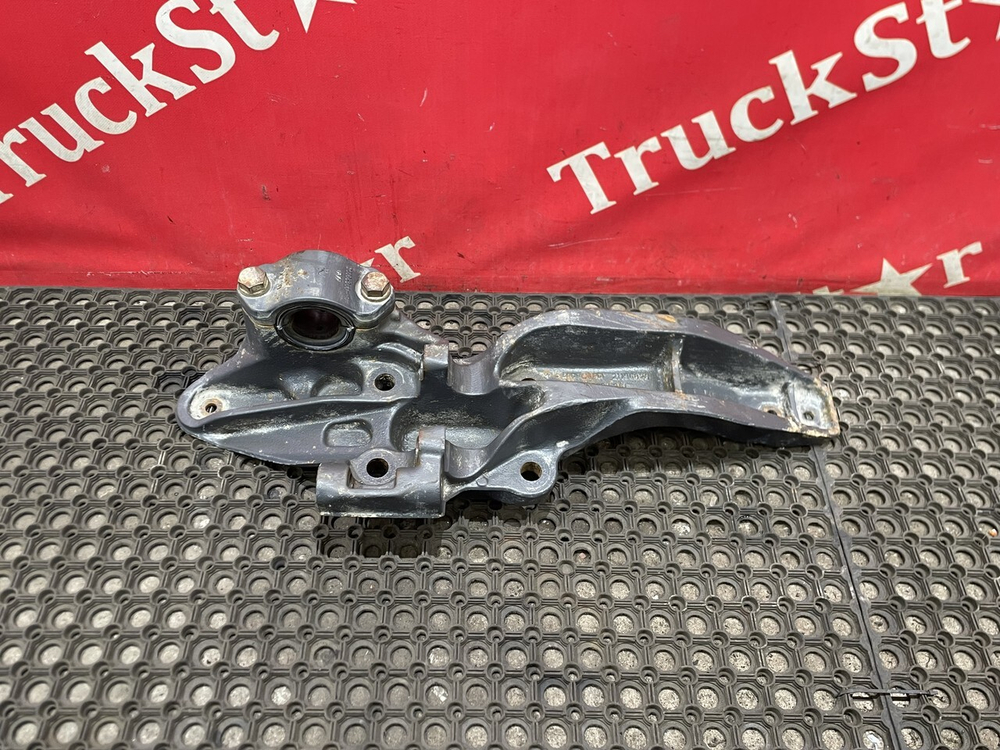 Кронштейн пневморессоры правый 2018г.